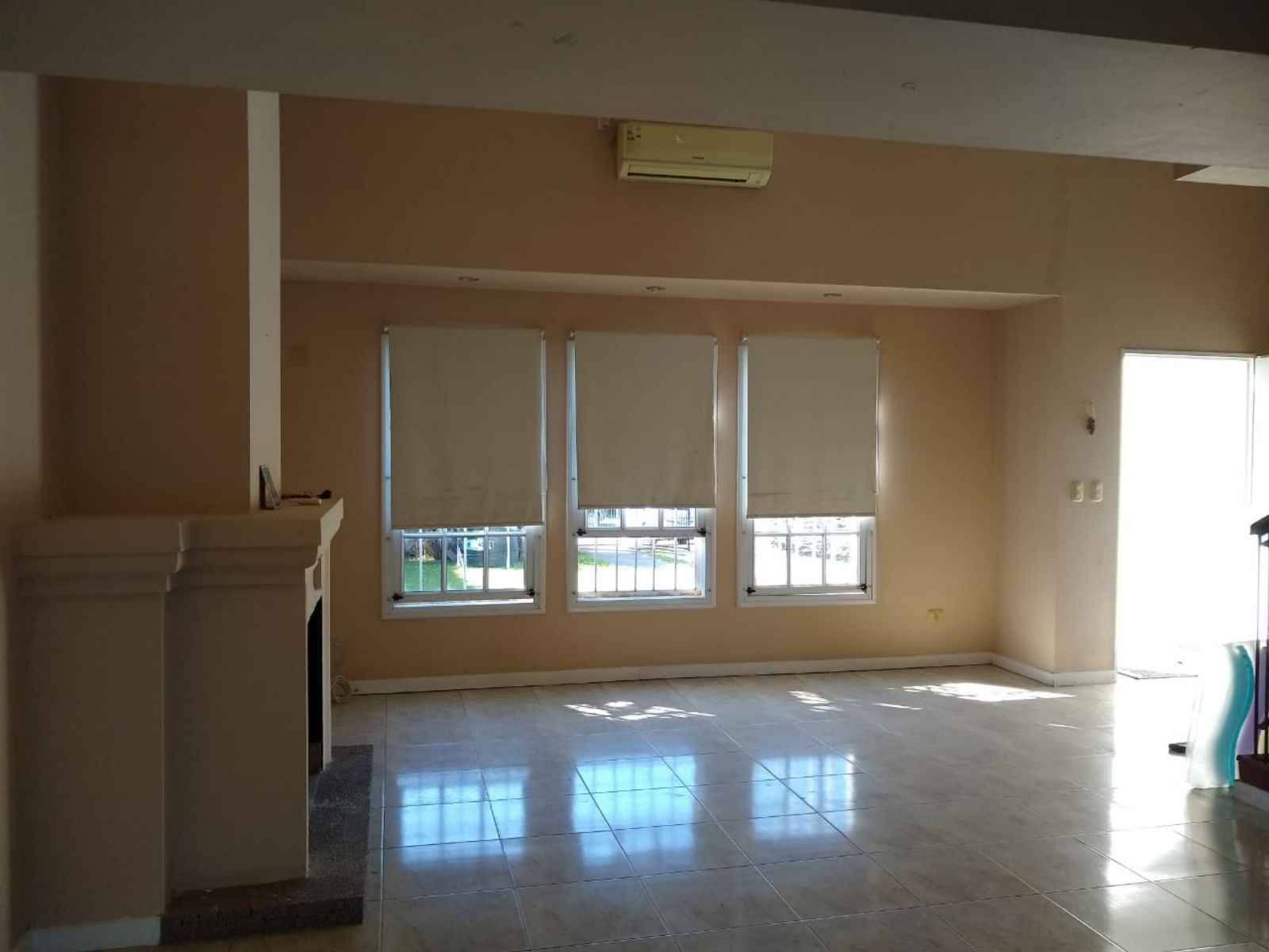 Dúplex 4 o 5 dormitorios, con pileta y amplia cochera