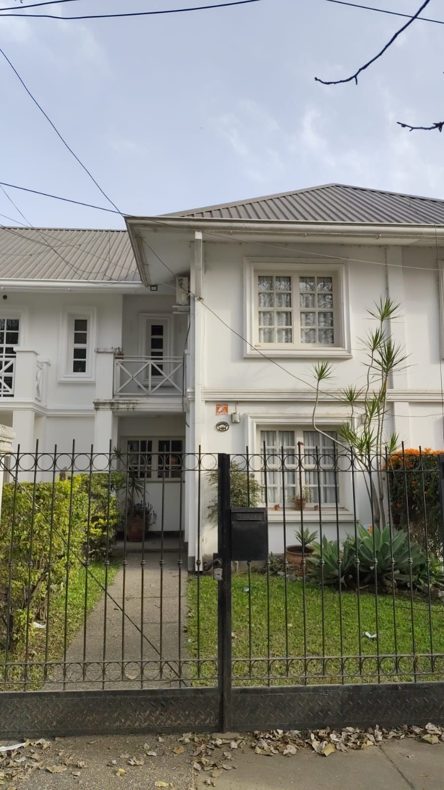 Duplex  excelente ubicación a 200 m de Av. Mate de Luna y de Av. Las Americas